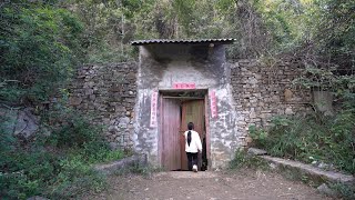 Discover the mysterious sinkhole, which is like a paradise inside by 青云迹 Qingyunji 748,613 views 1 month ago 10 minutes, 56 seconds