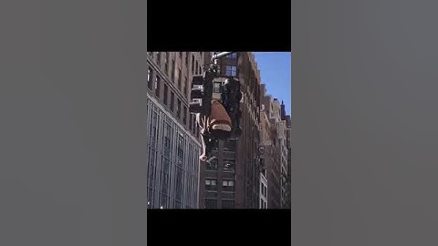 Man hangs from NYC traffic light