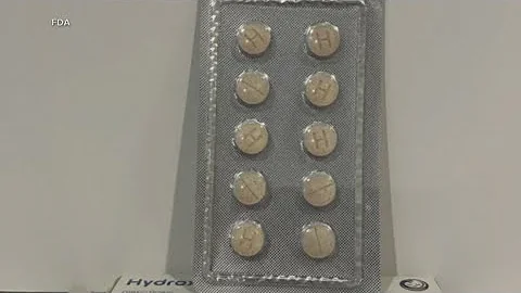 U.S. health officials cracking down on kratom-related products