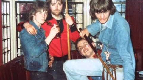 Chris quigley sings  MEMORIES TAKE 2.wmv