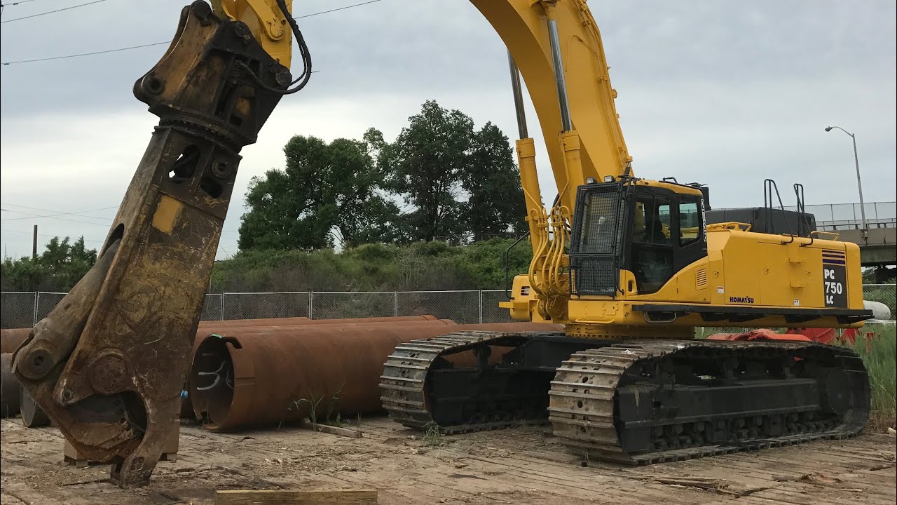 Komatsu PC 750 with 3rd Member Labounty Shear