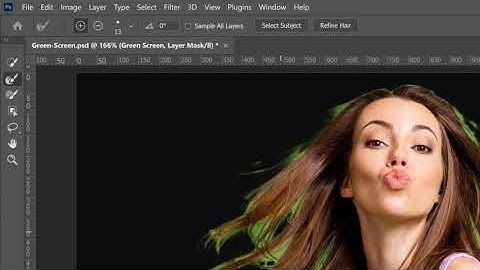 How To Remove a GREEN SCREEN in Photoshop!