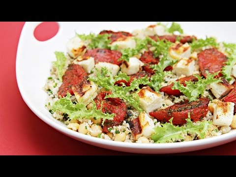 Bulgur, chickpeas, roasted tomatoes and grilled halloumi cheese: A healthy Mediterranean salad