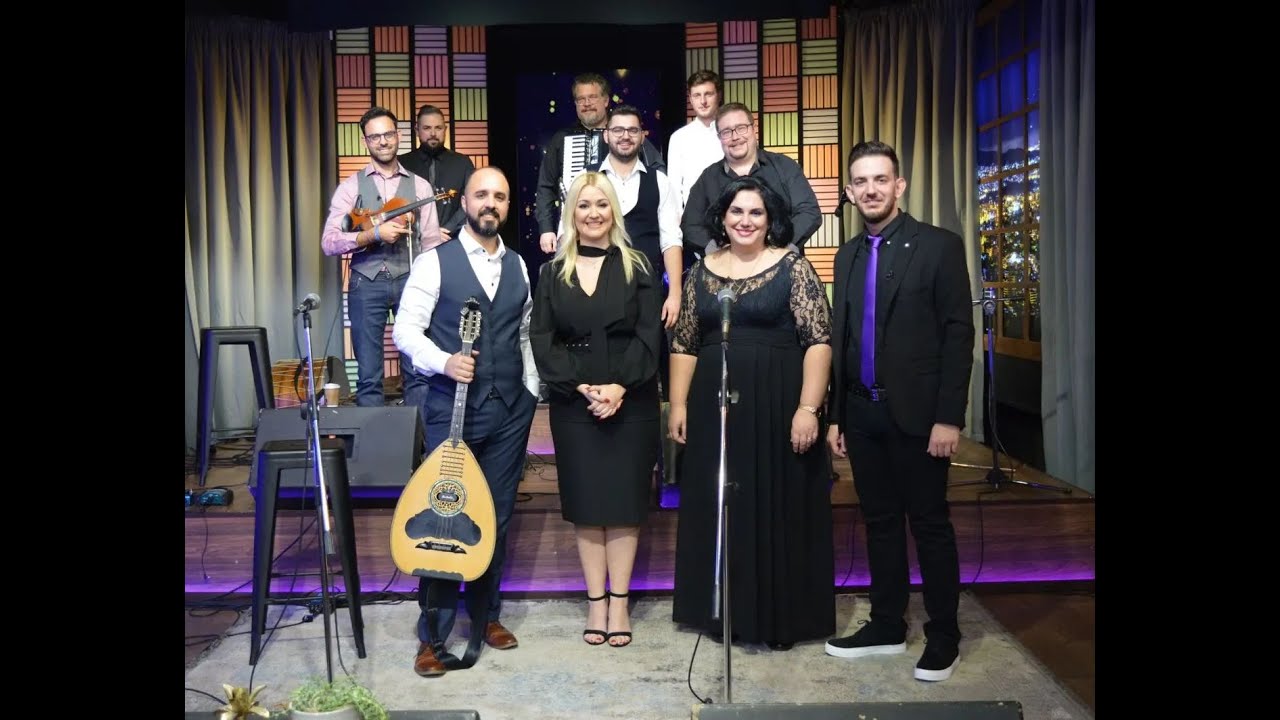 Χρήστου Ελένη - ΣΚΟΒΑ ΝΙΕ ΜΕΝΑΤΕ ΑΤΙΕ - ΜΙΑ ΧΗΡΑ ΠΟΥΛΑΓΕ ΚΡΑΣΙ -  ΛΕΜΟΝΙΑ ΜΑΡΗ ΛΕΜΟΝΙΤΣΑ (Καγκέλια)