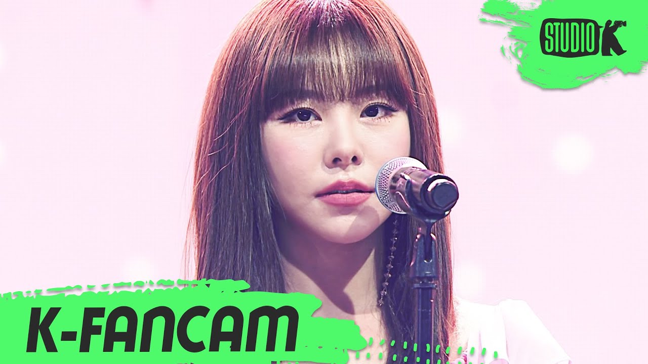 [K-Fancam 8K] 휘인 직캠 'Pink Cloud' (Whee In Fancam) l @MusicBank 220204