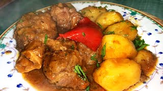 CALDERETA DE JABALÍ  CON PATATINOS EXQUISITO!!!!!