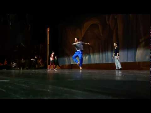 【特別公開】バレエ団公演が始まる直前のダンサー達の様子。