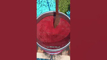 كيف تملأ حوض سباحة كامل بالجيلي 