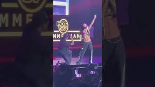 Coi Leray dancer Lucky Banks gets crazy on stage !