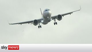 Storm Eunice: Planes struggle to land at Heathrow