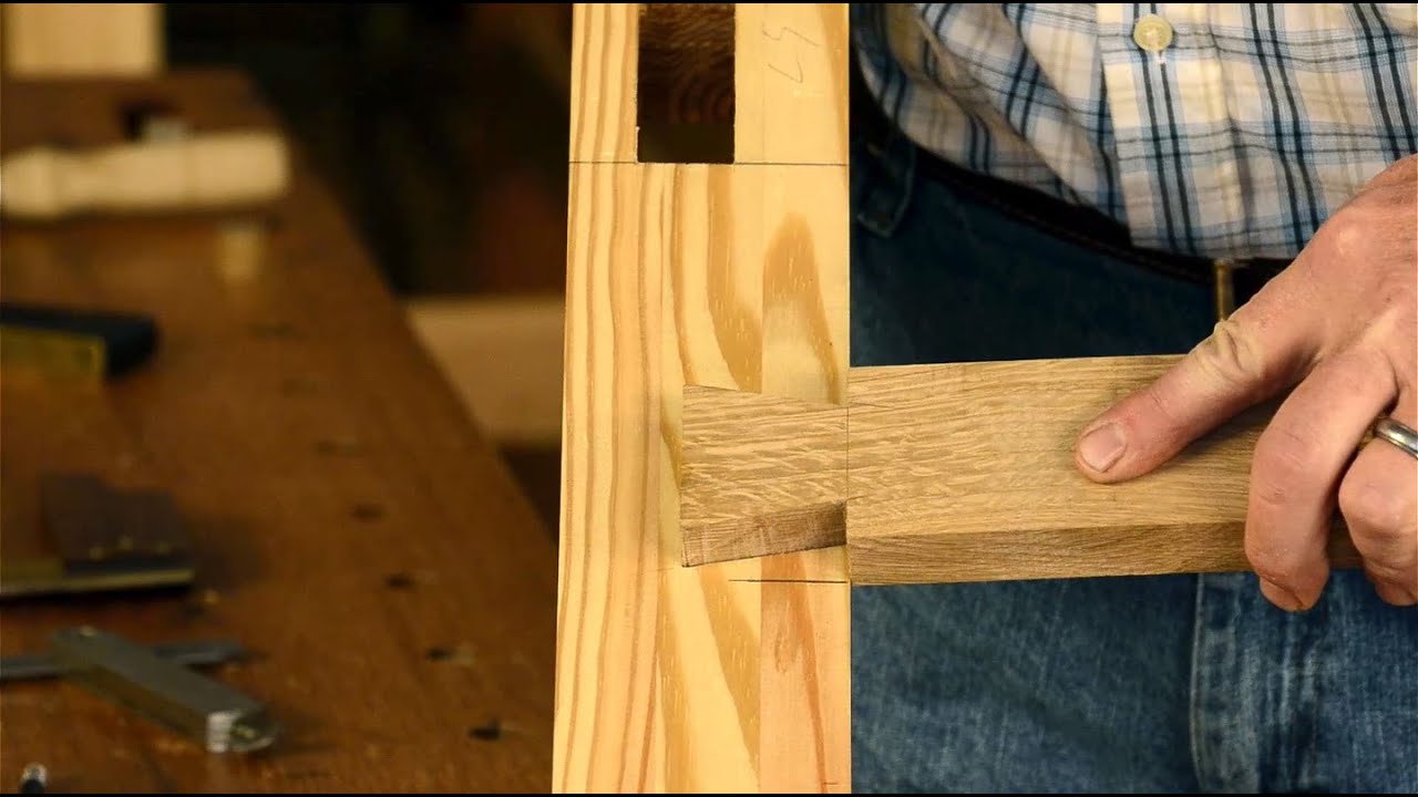 How to Cut a Half Blind Lap Dovetail Joint with Hand Tools 