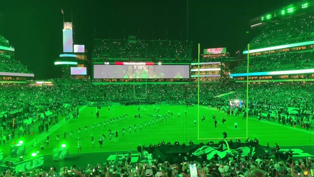 Eagles vs Vikings - first ever light show at the Linc