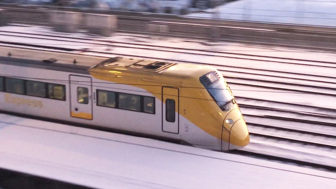 Tåg vid Karlberg / Trains at Karlberg (Stockholm)