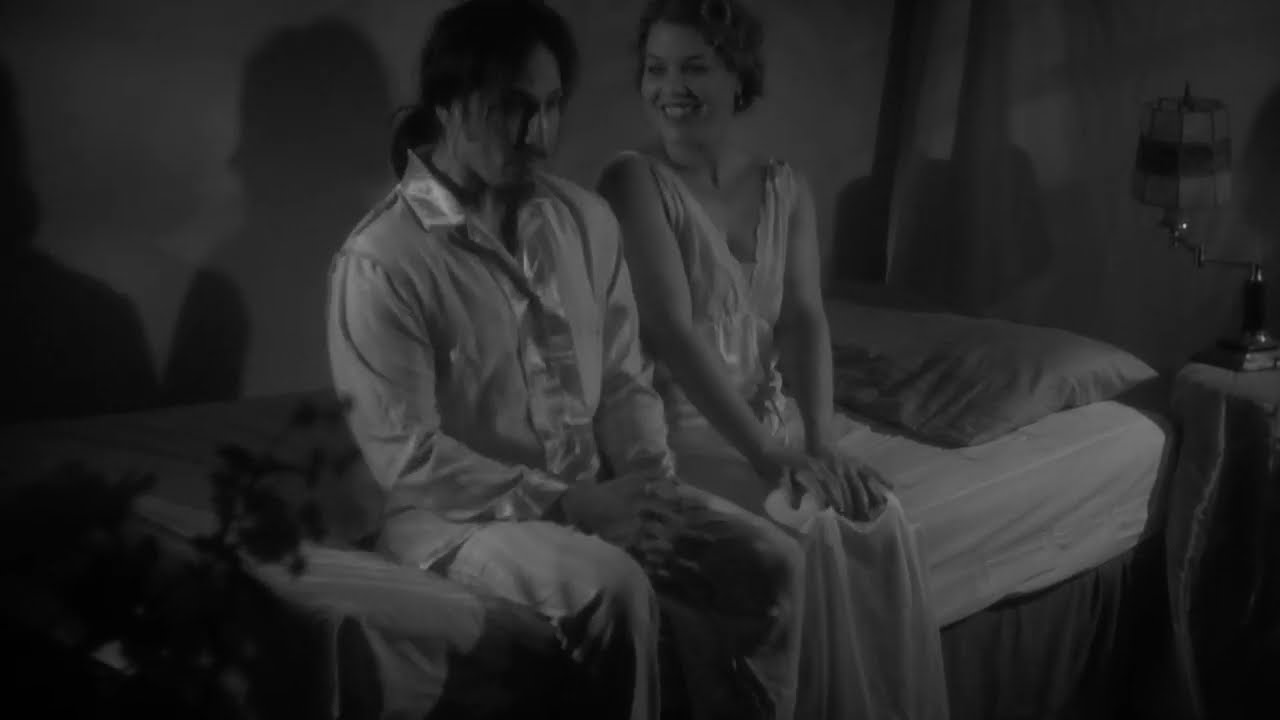 "This bed is too small" YouTube