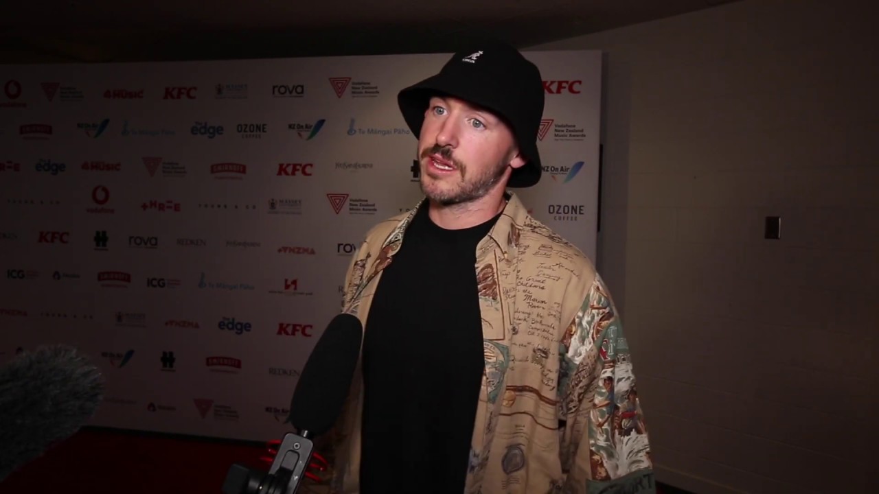 Tom Scott backstage at the 2019 NZ Music Awards - YouTube