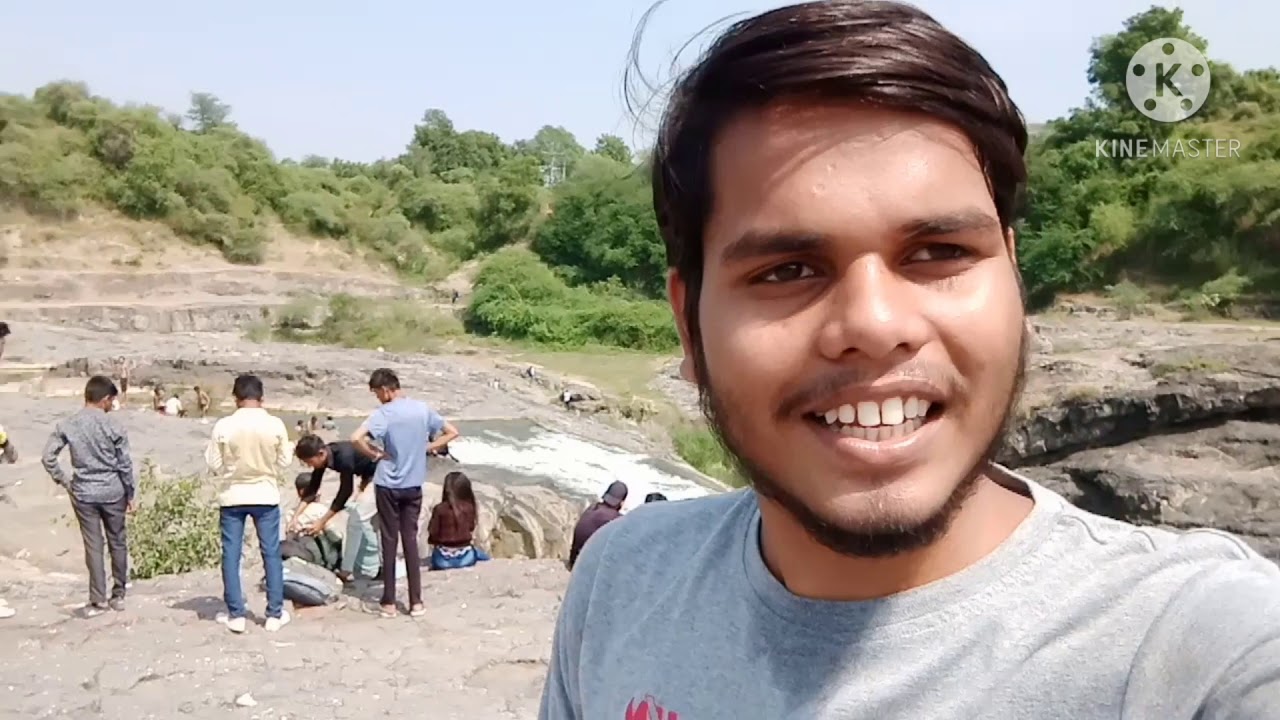 Zanzari Waterfall Me Snan Masti 