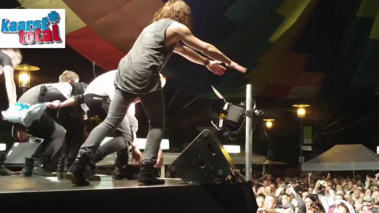 Luxuslärm lässt die Puppen tanzen bei kaarst*total 2013. Wahnsinn.
