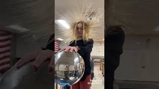 Électricité statique 😅😂 Électricité statique 😅😂