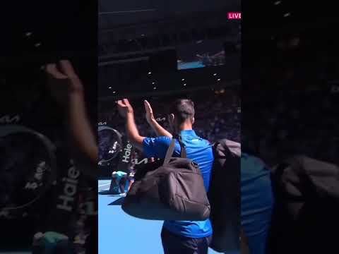 😱😬🎾 Djokovic sifflé après sa blessure ? #shorts #tennis #djokovic