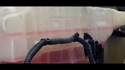 COOLANT LEVEL SENSOR CHANGEOUT ON FREIGHTLINER 2016 -2018