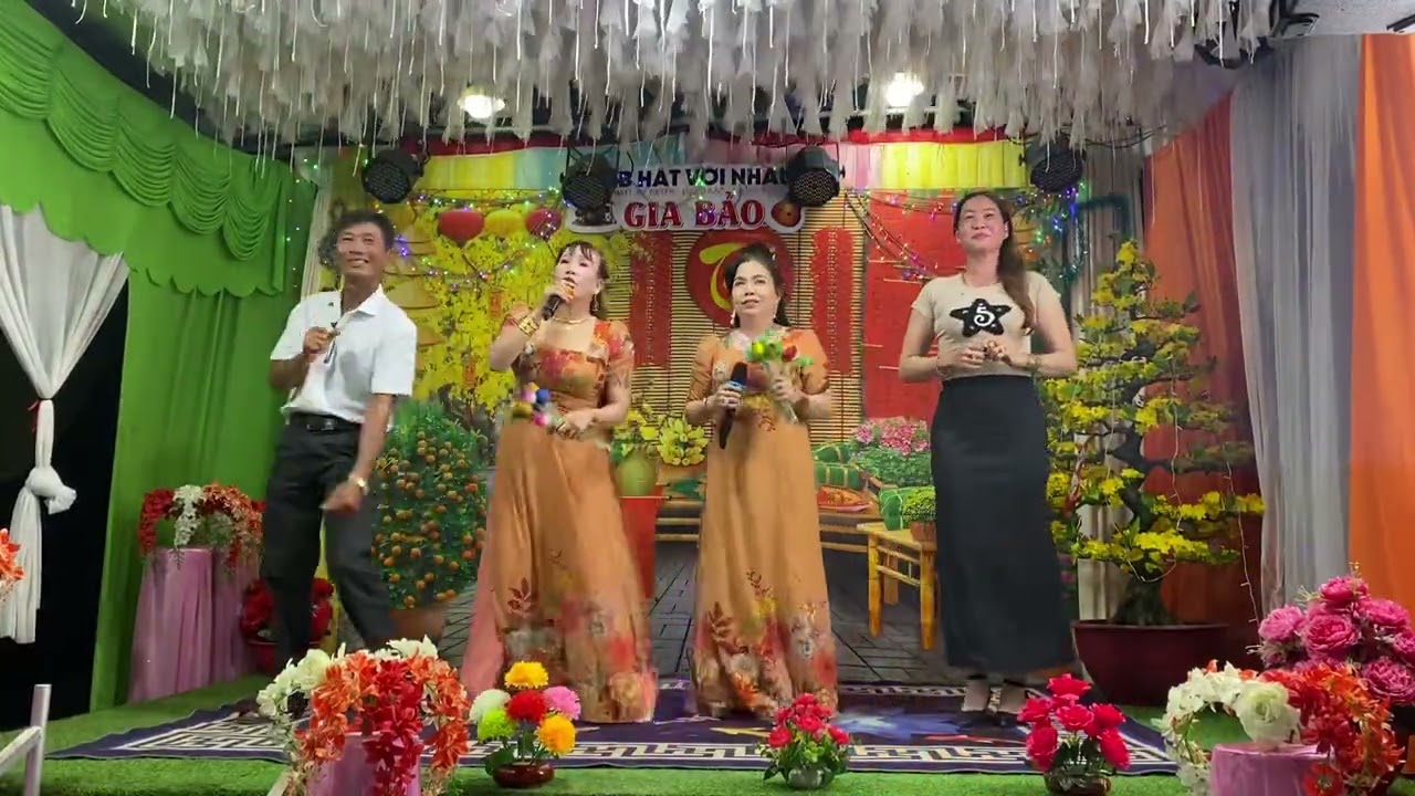 Ut Thương Chị Hiếu giao luu Clb Giabao 