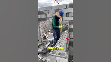 This Bricklayer Builds Walls Faster Than Machines 😱🧱