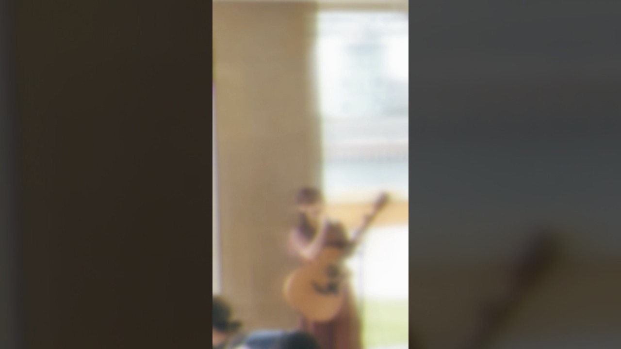 ファンの方の結婚式にサプライズで「ワンシーン」を歌わせていただきました。一生に一度のワンシーンに歌で寄り添えたこと、本当に嬉しく思います💐 #ワンシーン #chuna