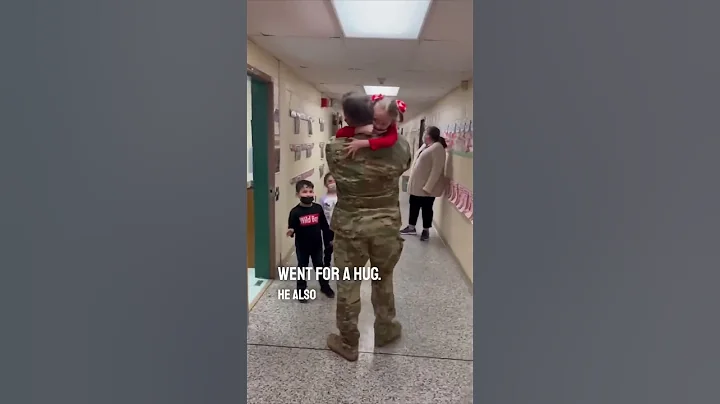 He came home from the military to surprise his daughters at school 👏❤️ - DayDayNews
