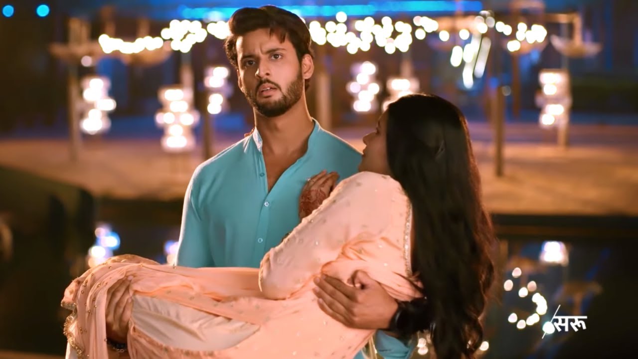 SARU | Saru stands on the bus top!