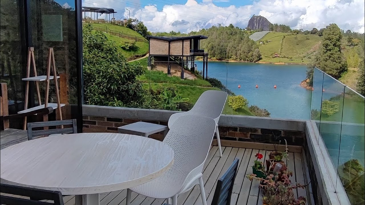 Anímate a Vivir en espectacular casa de lujo con represa en el peñol Antioquia