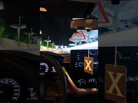 علي شفايفك سيل عسل نقط لون عيونك جه وقضي عليا مهو طبيعي لو الشجر سقط عل الخد تفاح ليه جاذبيه