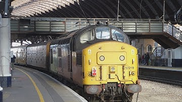 Colas Railfreight Class 37 arrives at York (4/11/22)