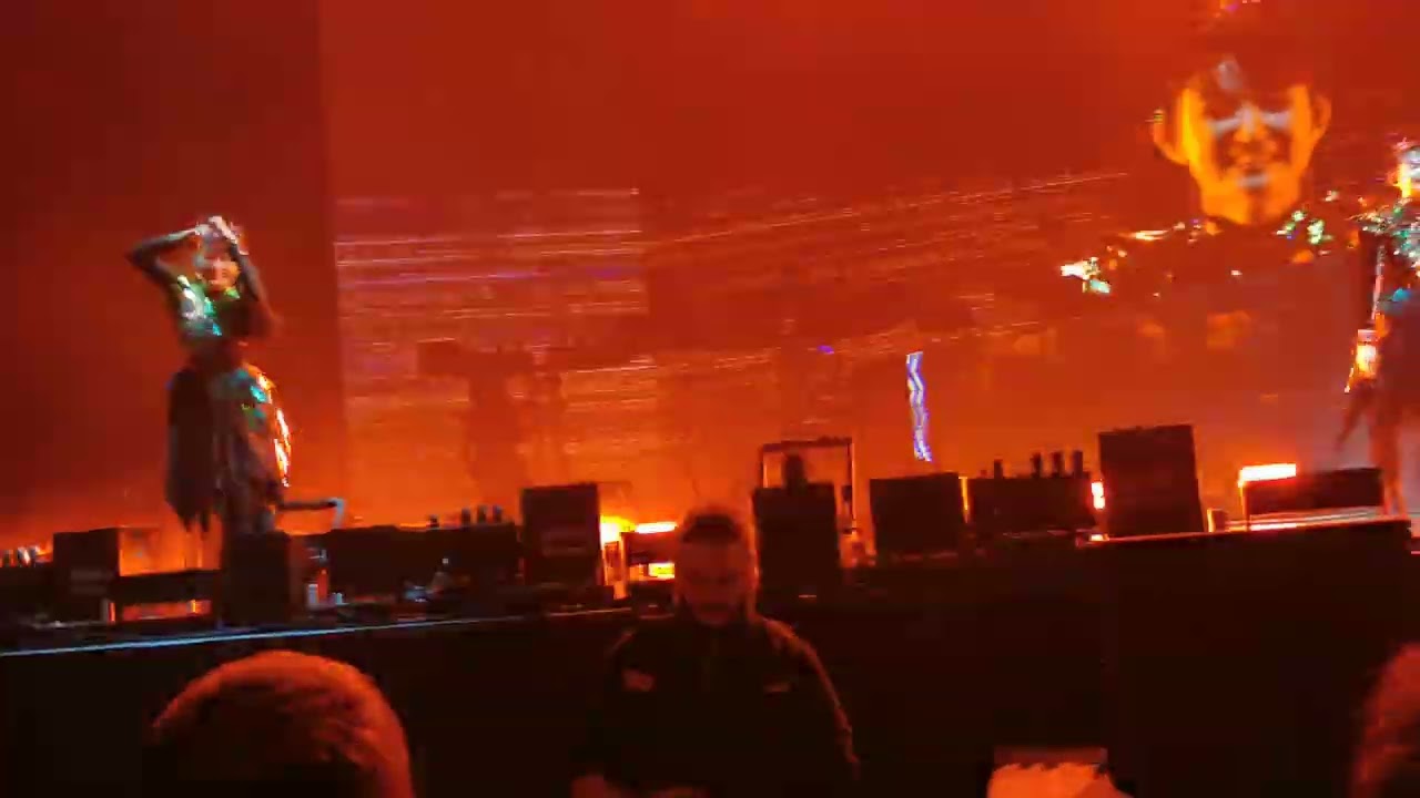 Babymetal - Gimme Chocolate!! ,UK & EUROPE ARENA TOUR 2025, Barclays Arena, Hamburg, 12.5.2025 (6/7)