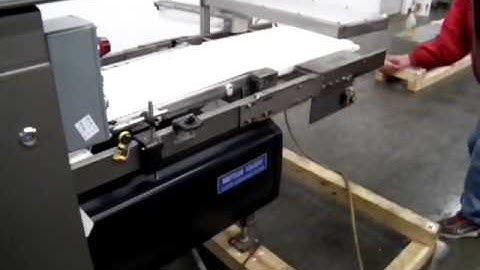 Hi-Speed Checkweigher Ramsey Metal Detector Combination - Sigma Packaging - Operation video