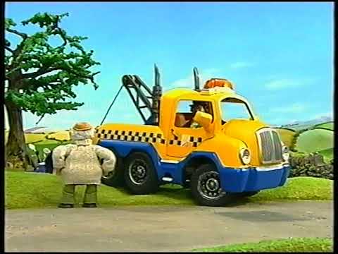 Original VHS Opening: Little Red Tractor: Winter Lights (UK/Ireland Retail Tape)