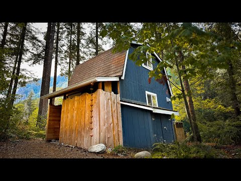 Uncovering the Coziest Tiny Cabin in the Woods