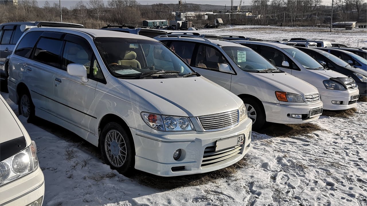 Куплю автомобиль владивосток тойота. Авторынок Хабаровск. Авторынок Хабаровск на монтажной. Владивосток зелёный угол машина минивэн. Дром Хабаровск.