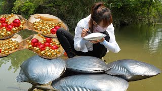 The Girl Discovered A Mutated Giant River Clam, Which Is Adorned With Super Valuable Jewelry!