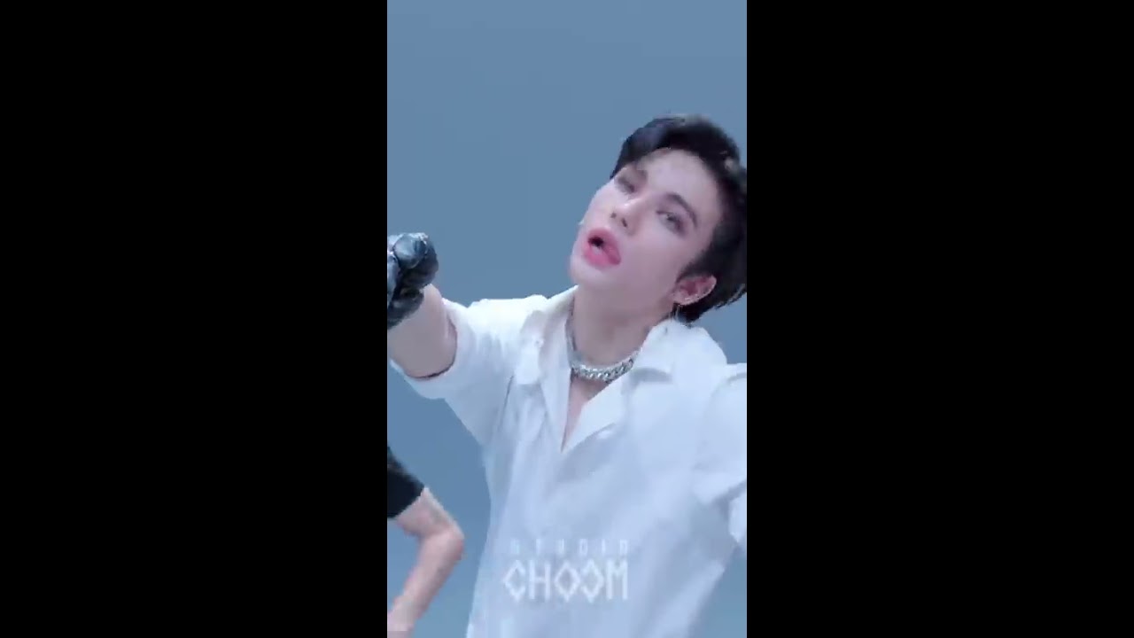 What They Showed Vs He Did Hyunjin Straykids Skz Straykidsedit