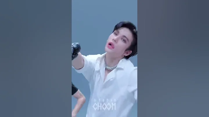 What they showed vs. What he did #hyunjin #straykids #skz #straykidsedit