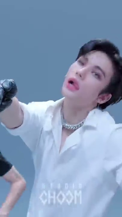 What they showed vs. What he did #hyunjin #straykids #skz #straykidsedit