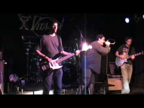 Pearl Jam's "Alive" performed by Vitalogy.