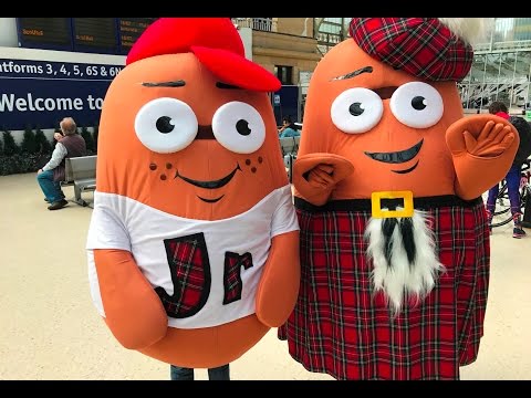 GIANT HAGGIS IN ABERDEEN TRAIN STATION! - Aaron McHale Vlog