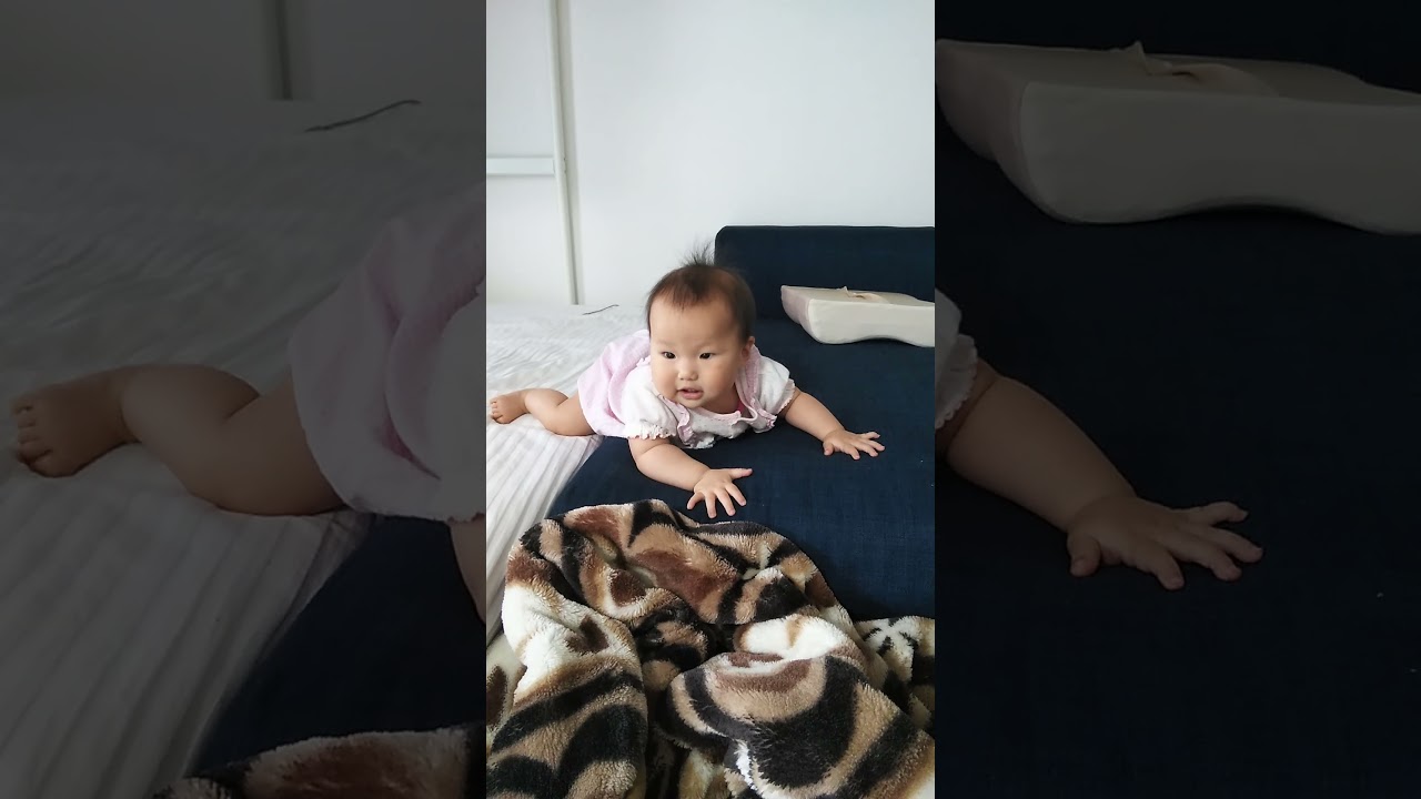 赤ちゃん面白動画 にこにこ 四つん這いで前後運動 すくすく おまめキッズ Youtube