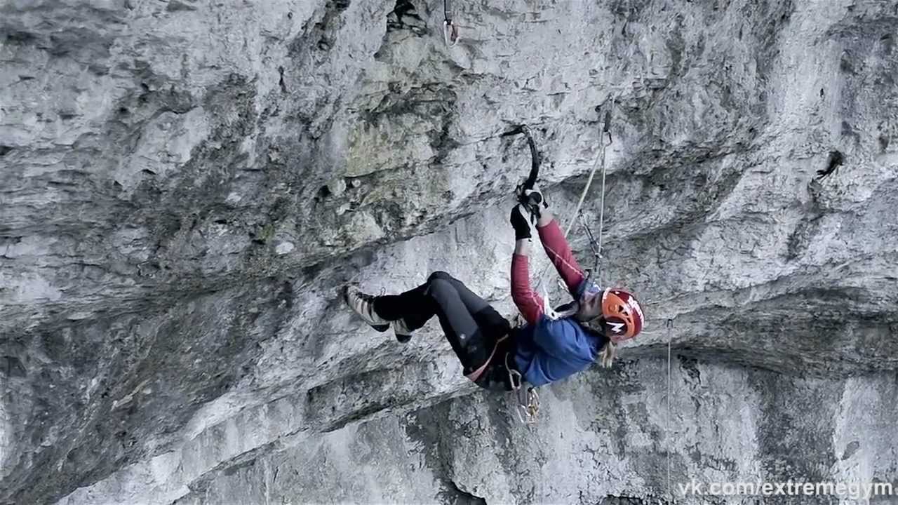 Robert Jasper gelingt mit IRONMAN (MD 14+) in Eptingen (CH) ein echtes Mixed & Drytooling Highlight