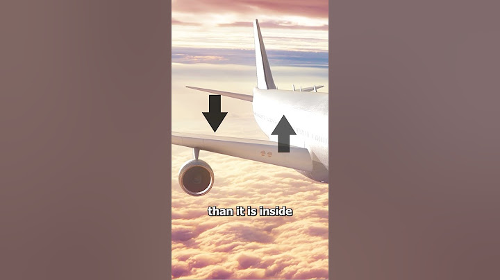 Why Airplane Windows Have Tiny Holes 😯 (EXPLAINED)