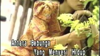 Di   Antara Gadis   1