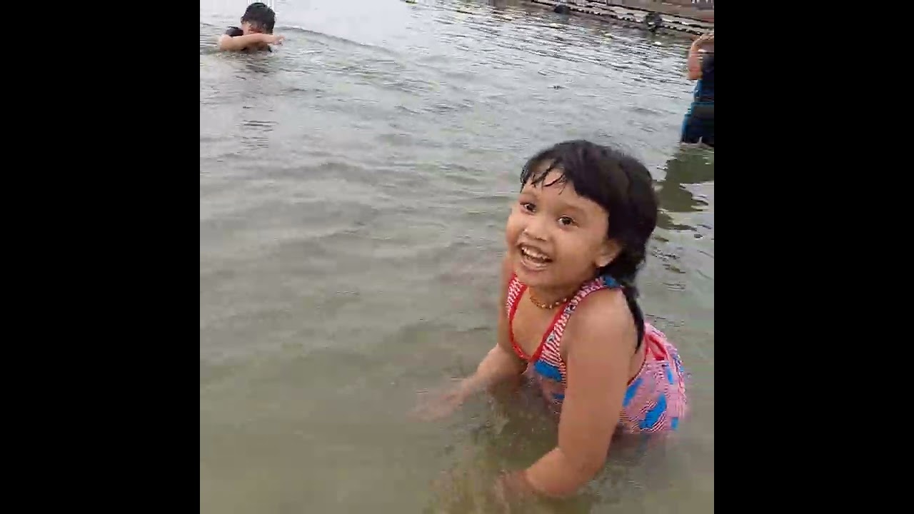 Kaka Mona dan Abang Tristan ke ancol