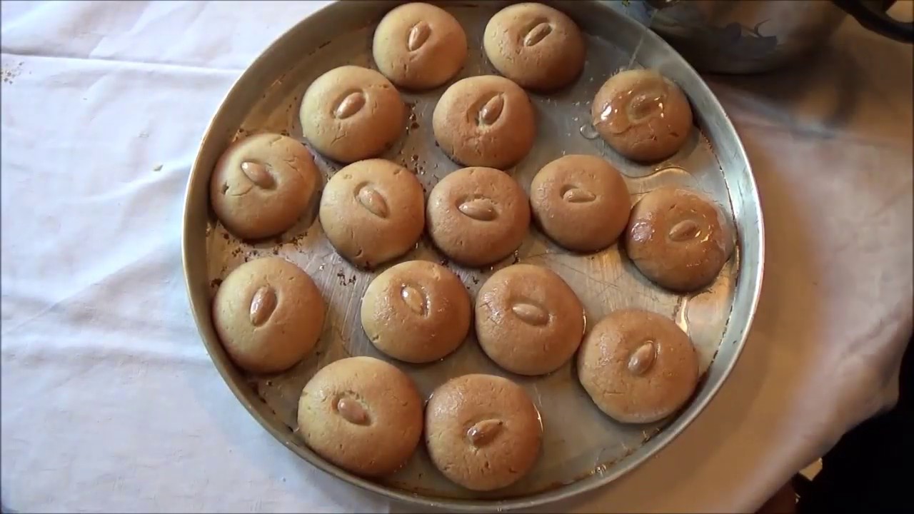 κουραμπιεδες ζεματιστοι by Tsitsoula Kozani