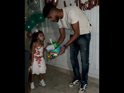 عيد ميلاد كايلا ابنة أحمد الشيخ